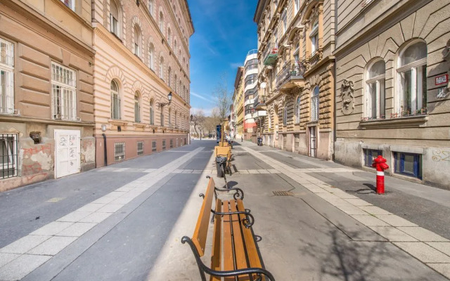 happy home Budapest