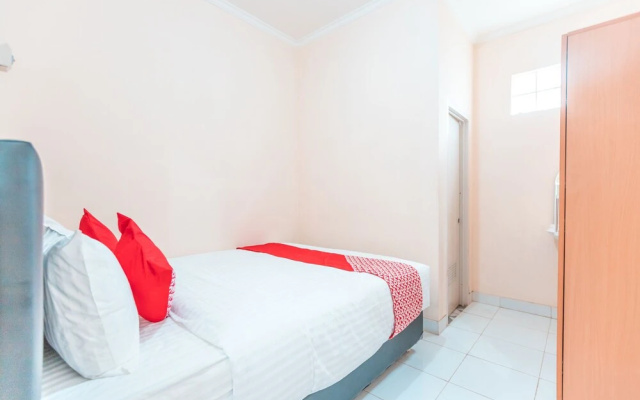 OYO 1841 Kathyrn Residence