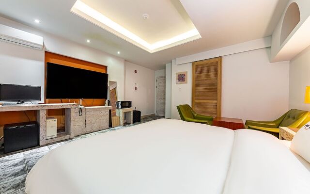 Chungju Apple Hotel