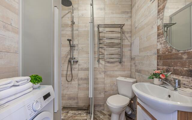 Вершина на переулке Зеркальный