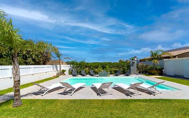 Villa White Luxury Residence