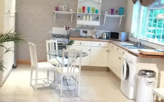 Abbey Lodge Bed And Breakfast