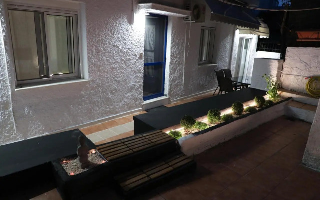 Detached house 1km from Acropolis Filopappou