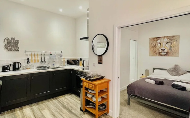 5 Breaside Hideaway
