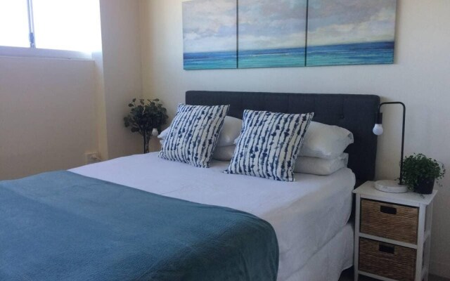 1 Bedroom Surfer’s View with Parking in Manly