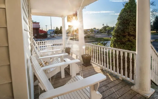 Our Guest Inn and Suites - Downtown