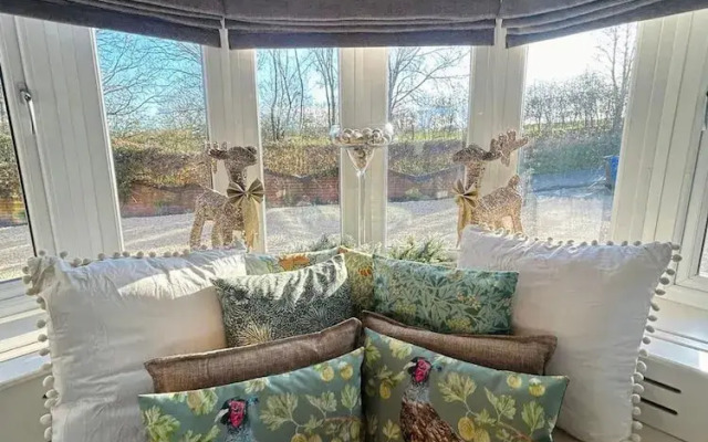 Luxury Langtoft Stud - Sleeps 10