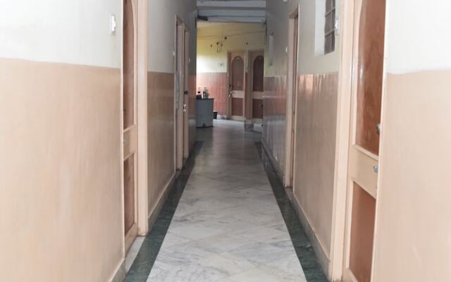 Hotel Savitri by OYO Rooms