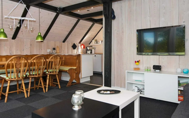 Tranquil Thatched Cottage on Romo-by Traum