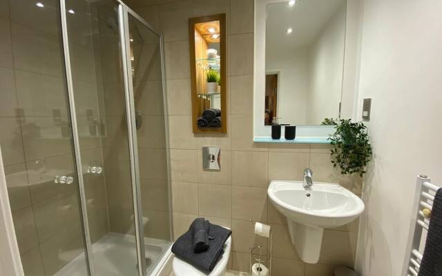 West One Aspect - City Apartment With A View