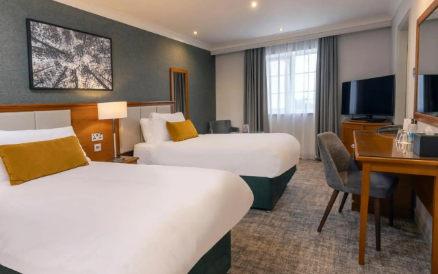 Crowne Plaza East Midlands Airport by IHG