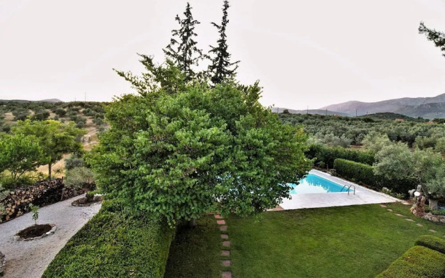 Beautiful Villa With Swimming Pool Near Nafplion