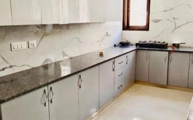 2bhk Fortune Home,E28 2a Saket Near Max Hospital,Pvr