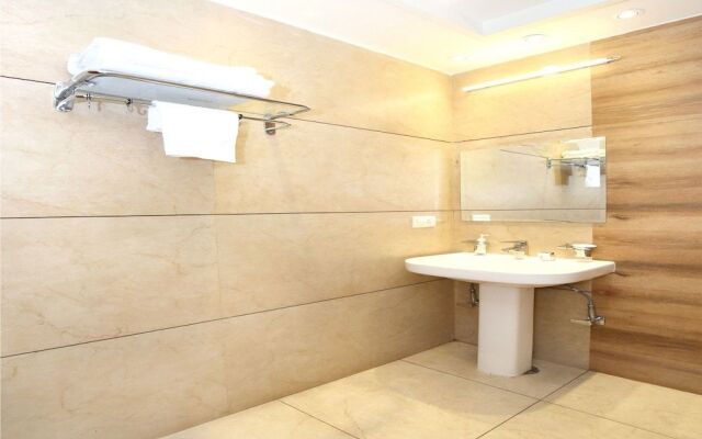 Hotel 24x7 Inn Rooms & Restaurant