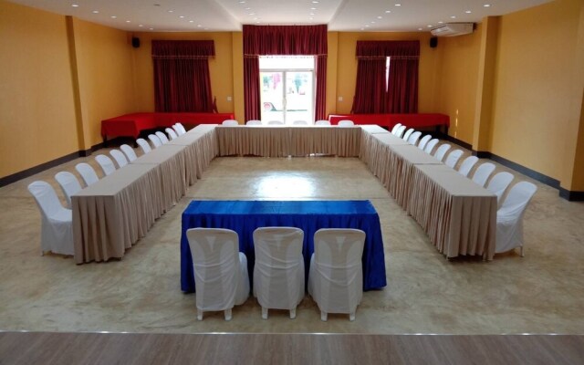 Apinya Resort Bangsarey