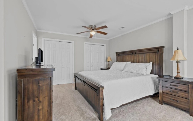 Seas The Moment 5 Bedroom Home by RedAwning