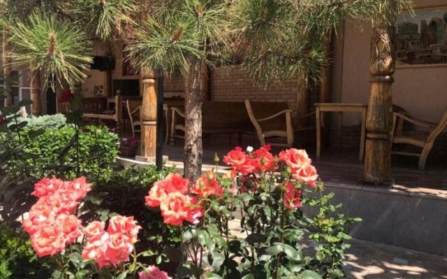 Zarina Hotel