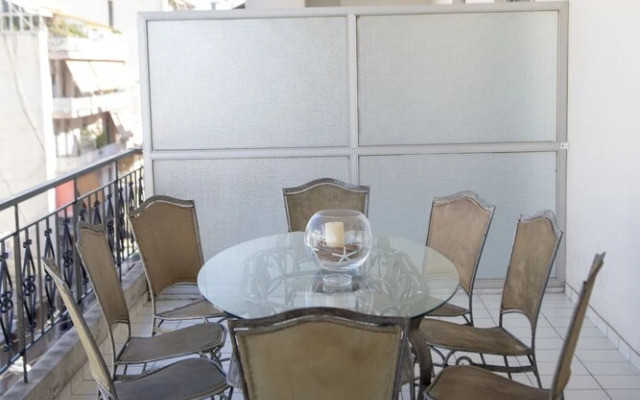 Athens Deluxe Apartment near Acropolis
