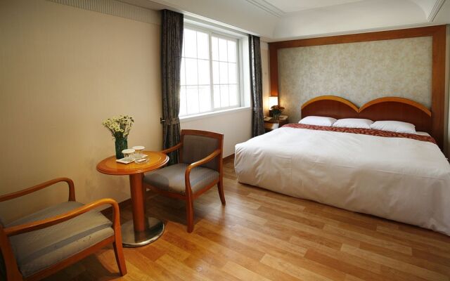 Daekuk Isleinn Hotel