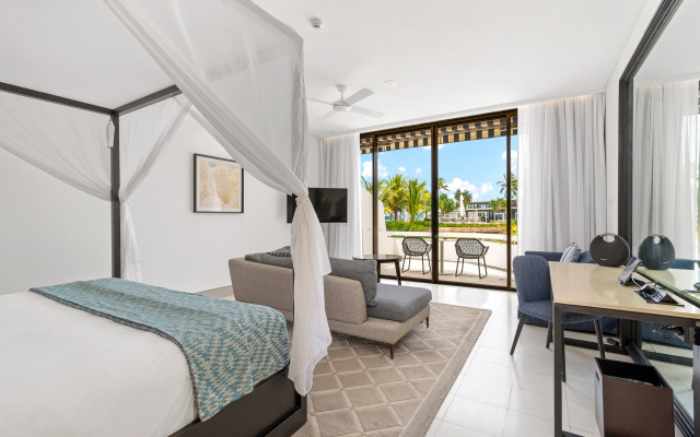 InterContinental Hayman Great Barrier Reef by IHG – Guest Rooms – Hayman Island