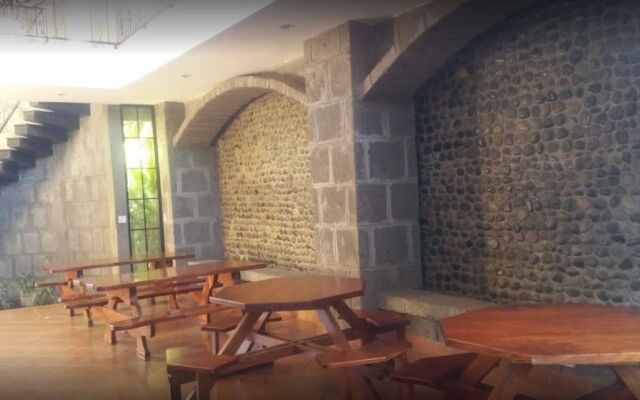 Hotel Leon Inn