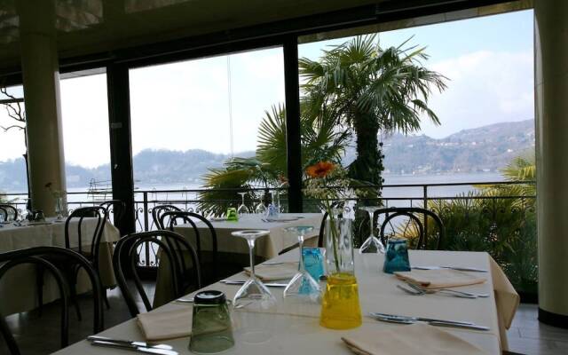 Hotel Lido di Angera