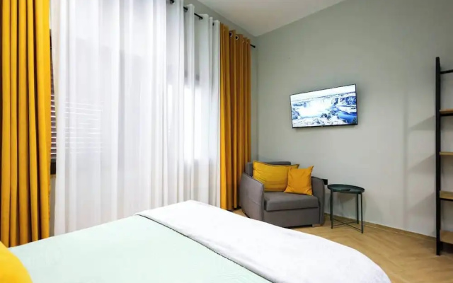 Grandstay Central 103