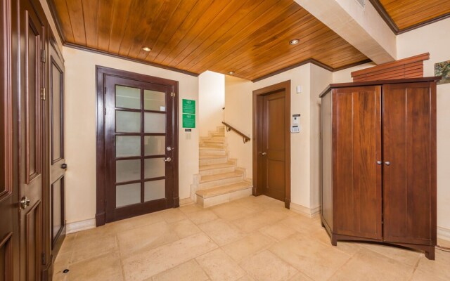 Jet Luxury at Langosta BeachResortVillas