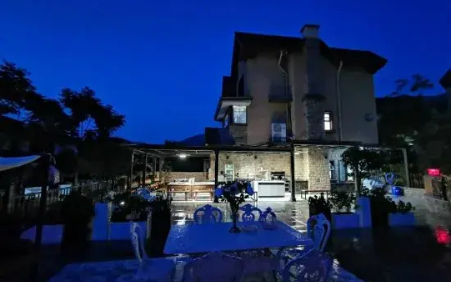 Yunzhong Manbu Banshan Huashu Hotel