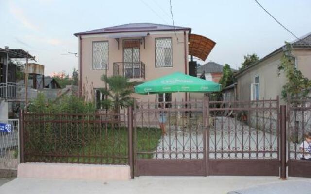 Guest House na Chehova 26