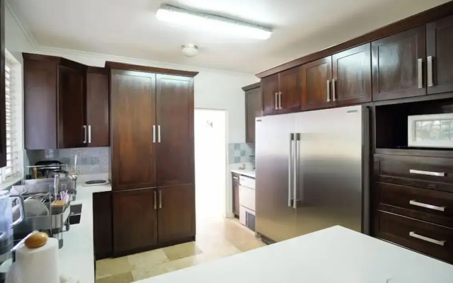 Scotch on the Rocks-Ocho Rios 5BR