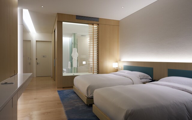 SEAMARQ Hotel