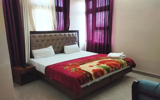 Hotel Amrapali