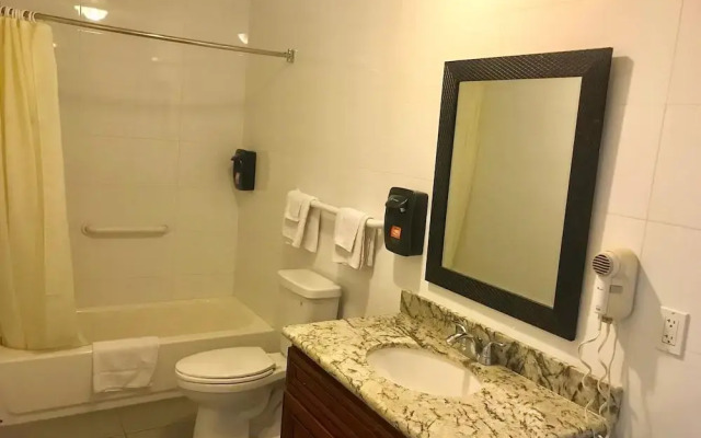 Norwalk Inn & Suites
