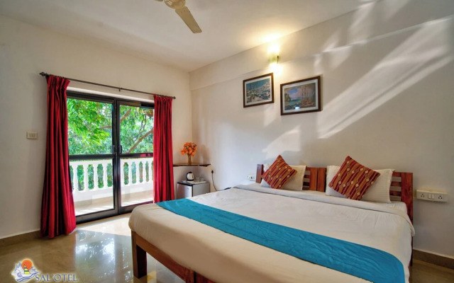 Salotel- near Mae De Deus Church