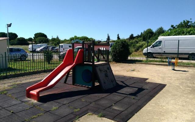 Petit Loft T2 bis mezzanine avec jardin et piscine