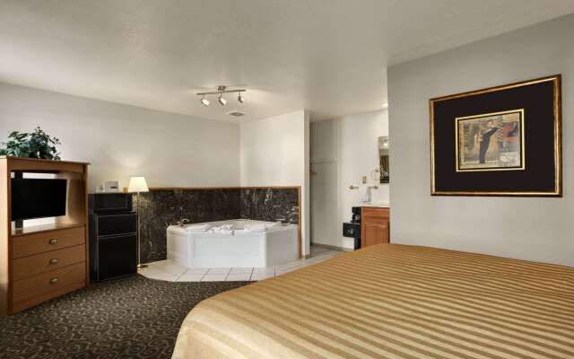 Travelodge by Wyndham Wenatchee