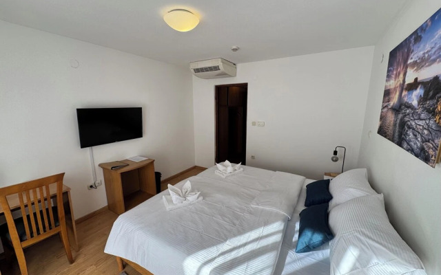Artena Hotel