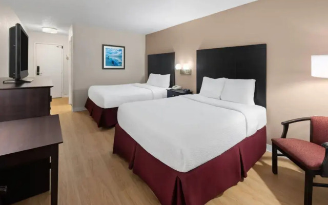 Ramada Hotel & Conference Center by Wyndham Grayling