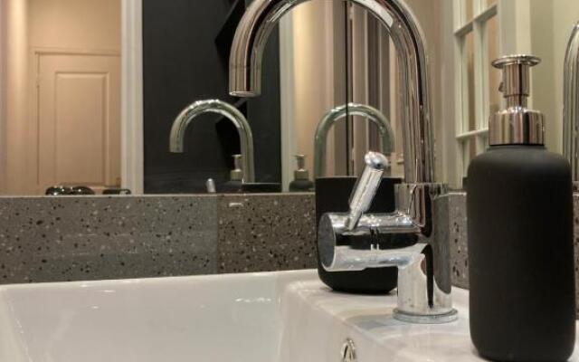 Studio standing, hyper centre, très calme