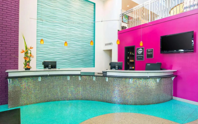 Ramada Springfield Inn And Conference Center