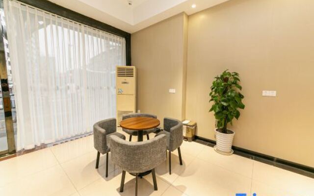 Pod Inn Yanxuan Hotel (Shanghai Long-Distance Bus Terminal)