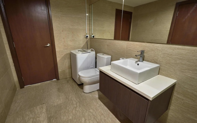 Regalia Residence @ KLCC View Sky Pool by KC