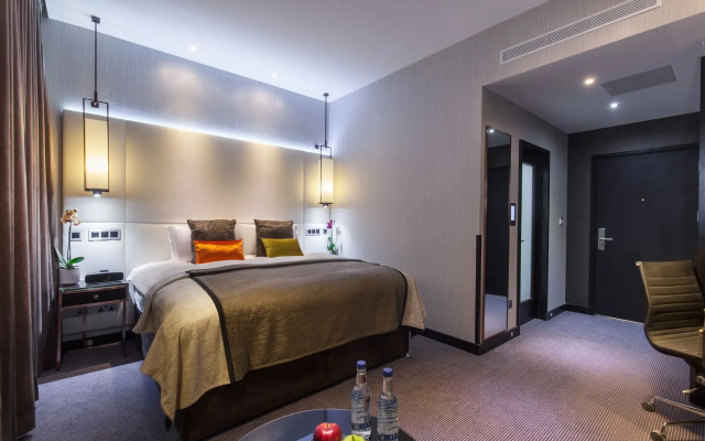 Montcalm Royal London House, London City