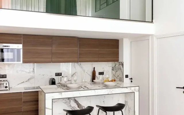 Authentic Apartment - 2br/6p - Place Pigalle