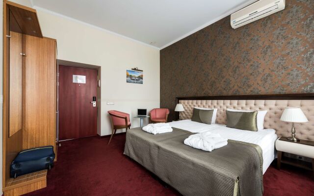 Congress Hotel