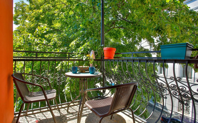 Entire apartment hosted by Keti