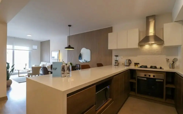 w Amazing 2BR With Balcony in Miraflores