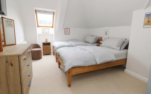 Harbour Reach 7