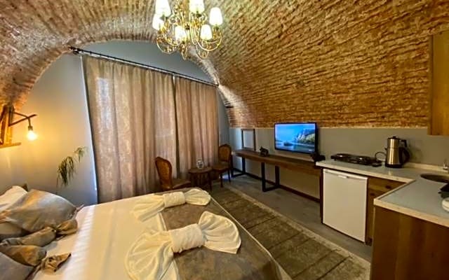 Alma Port Suites